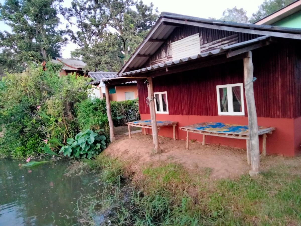 Rainbow House Pai Hotel Bagian luar foto
