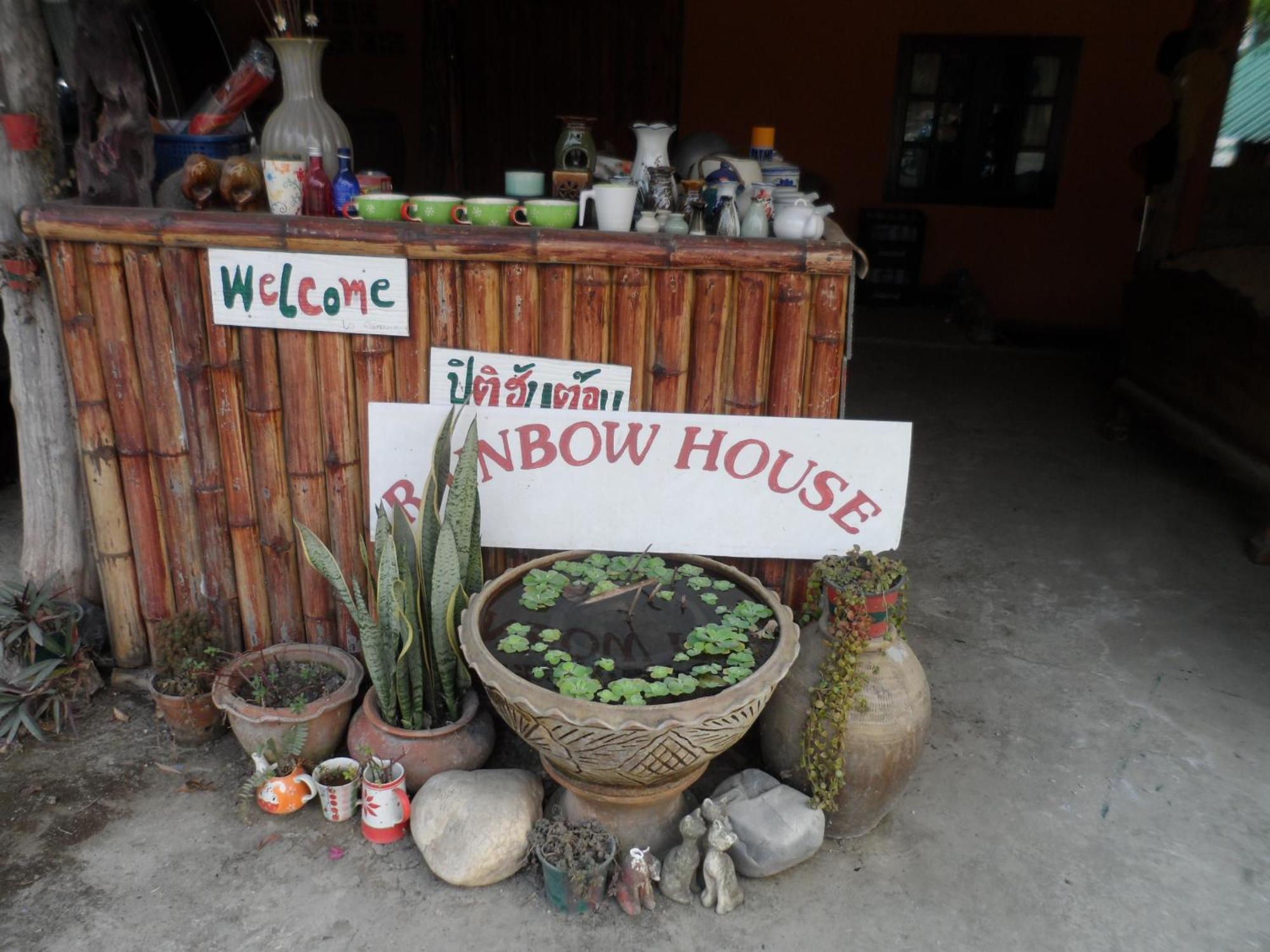 Rainbow House Pai Hotel Bagian luar foto