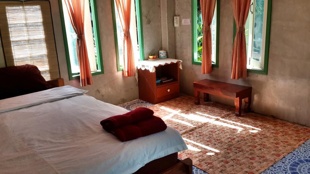 Rainbow House Pai Hotel Bagian luar foto