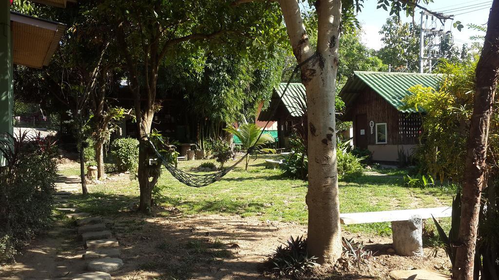 Rainbow House Pai Hotel Bagian luar foto